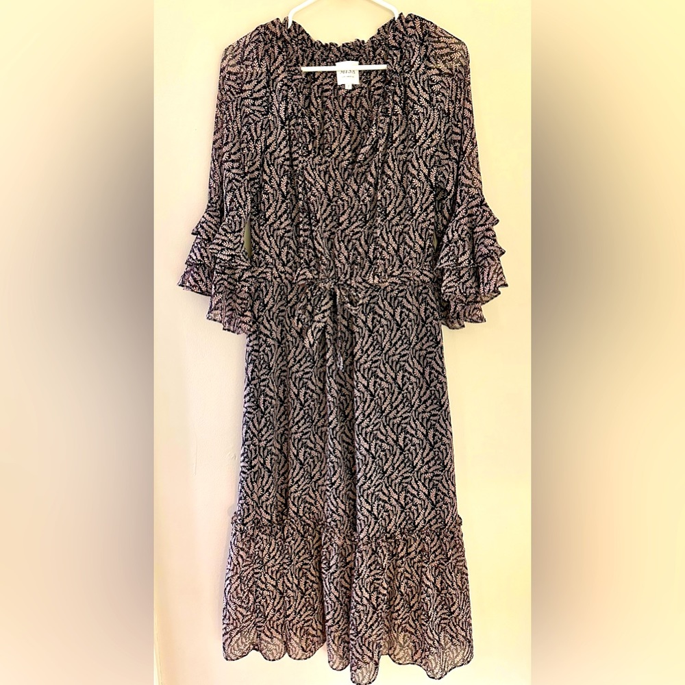 Misa dress. Flowy, feminine, floral. This dress is everything! Size Small